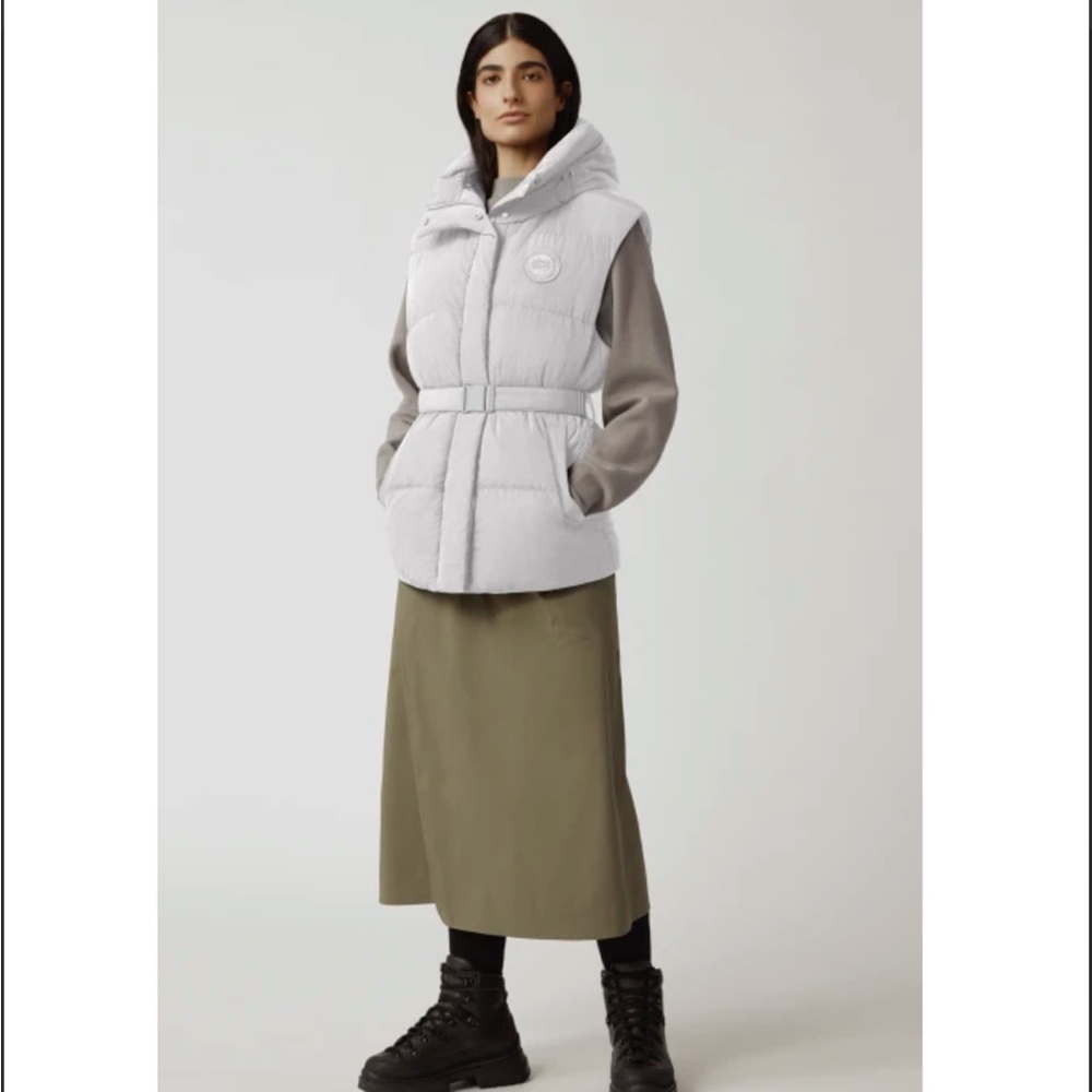 BNWT Canada Goose RAYLA Vest SIZE M in Moonstone Grey